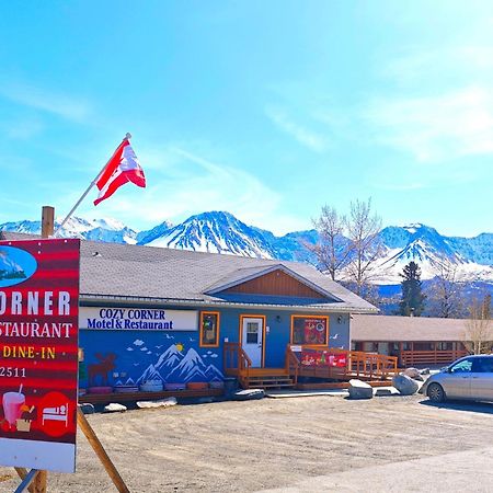 Cozy Corner Motel & Restaurant Haines Junction Exterior foto