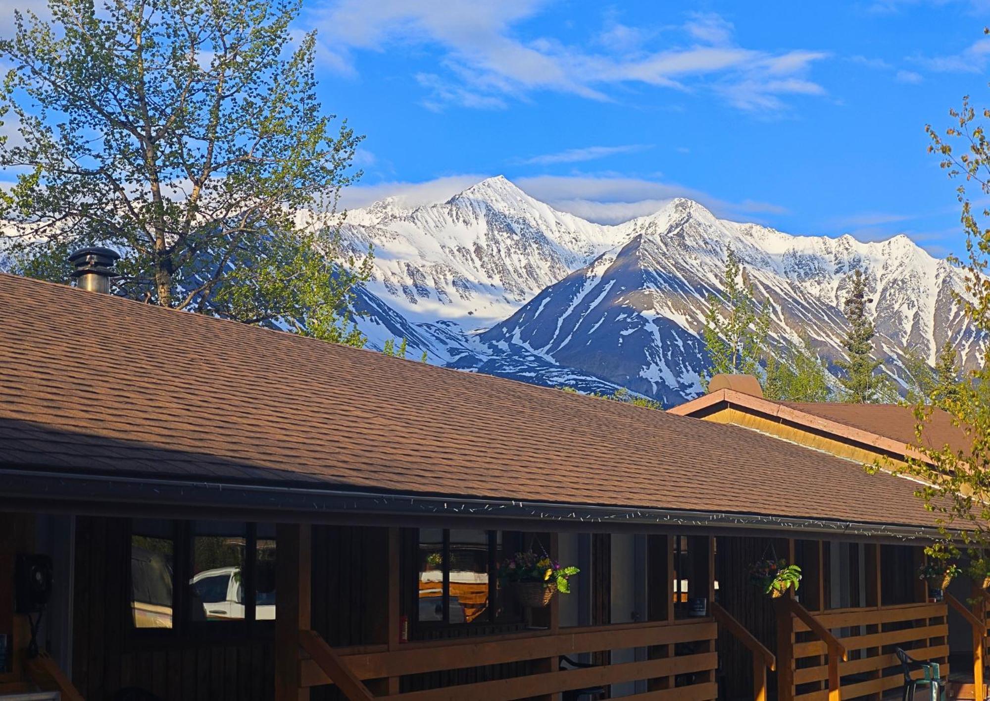 Cozy Corner Motel & Restaurant Haines Junction Exterior foto